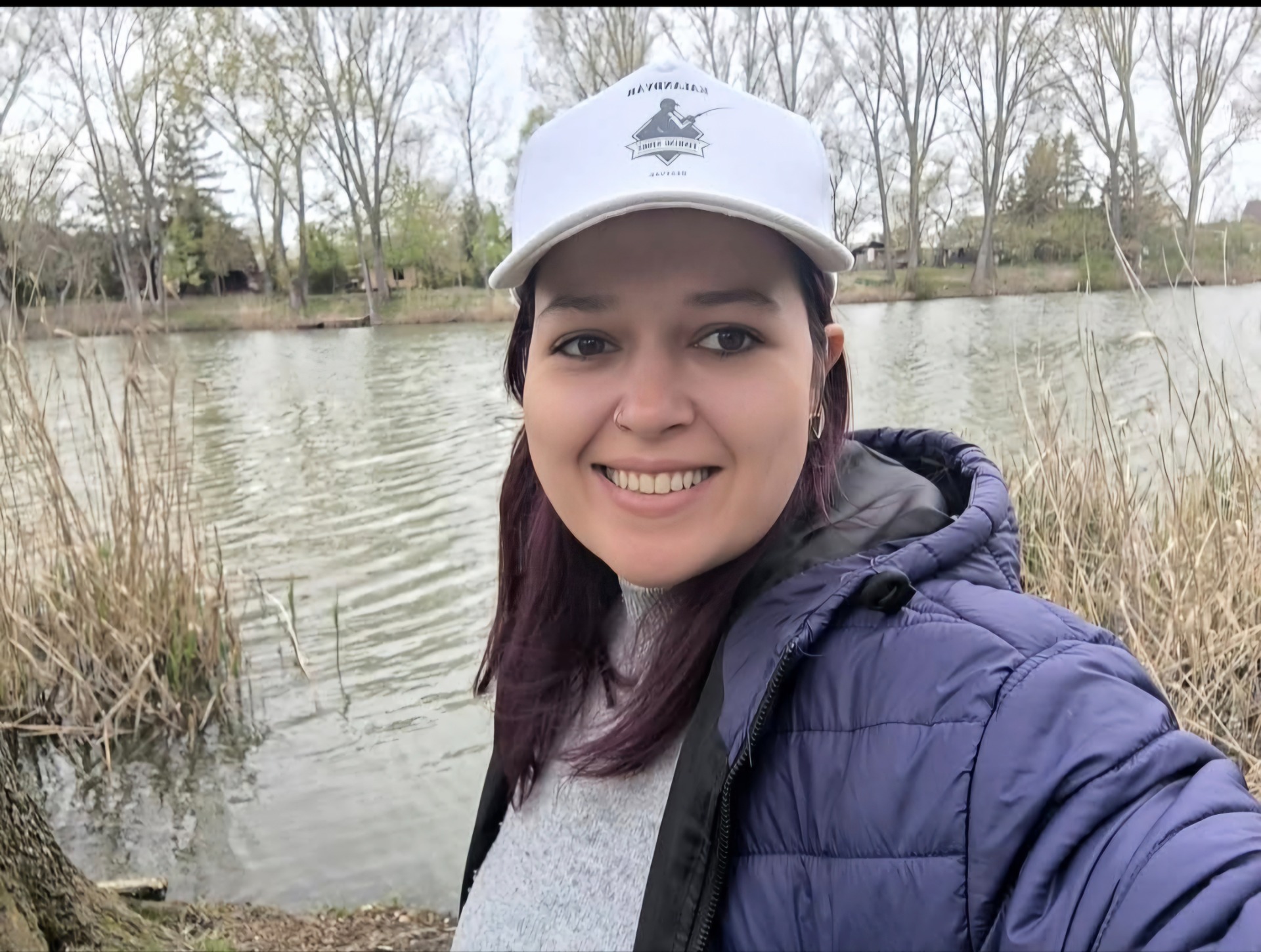 Grósz Georgina munkatársam,üzletvezető helyettes. Ezen felül gyermek kora óta horgászik, idén már a method technikával is eredményesen ismerkedett. Nem utolsó sorban grafikus, így segítve cégünk arculatának tervezését is.